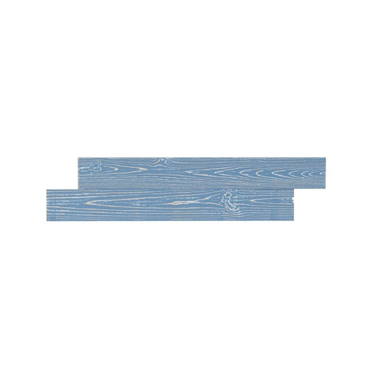 Zwei horizontal versetzte Holzpaneele in einem HimmelblauTon sind vor einem weißen Hintergrund abgebildet. Die Lasur lässt die natürliche Holzmaserung und die Astlöcher deutlich durchscheinen.