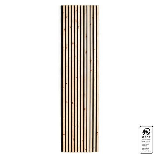 Ein längliches Akustikpaneele mit schwarzem Filz und hellem Holz. Das PEFC-Zertifikatssiegel bestätigt die Herkunft aus nachhaltiger Forstwirtschaft.